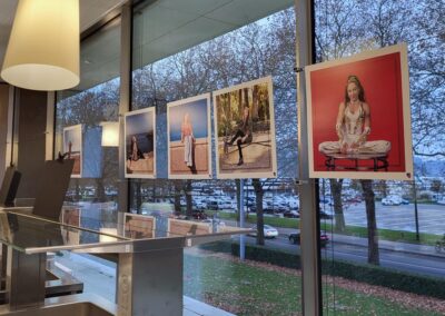 Déc. 2023 | Exposition « Silke, la féminité par-delà le handicap » à l’IMD (Lausanne)